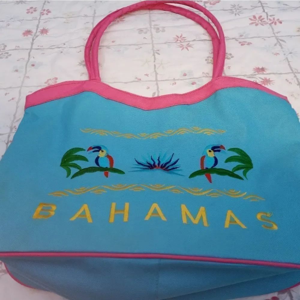 Bahamas Blue Sealife Birds Women's Multicolored Sh